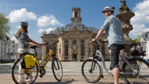 Radfahrer vor Ludwigskirche