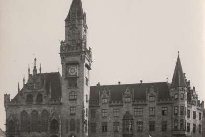 Das Rathaus St. Johann in den 1920er Jahren