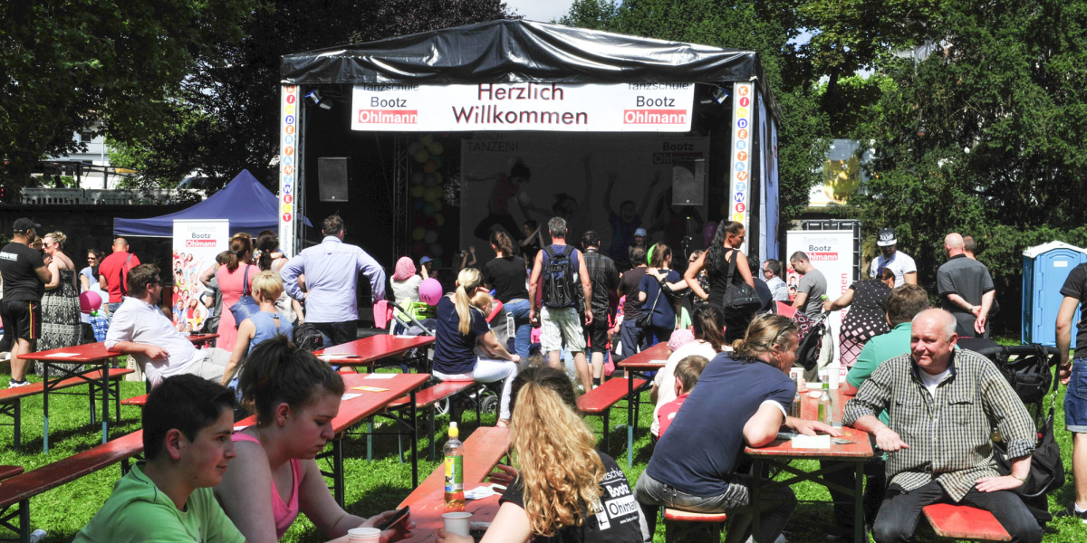 Kinderwiese beim Altstadtfest (Foto: Becker und Bredel)