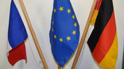 Flaggen Deutschland-Frankreich-Europa (Foto: Frank Fried)