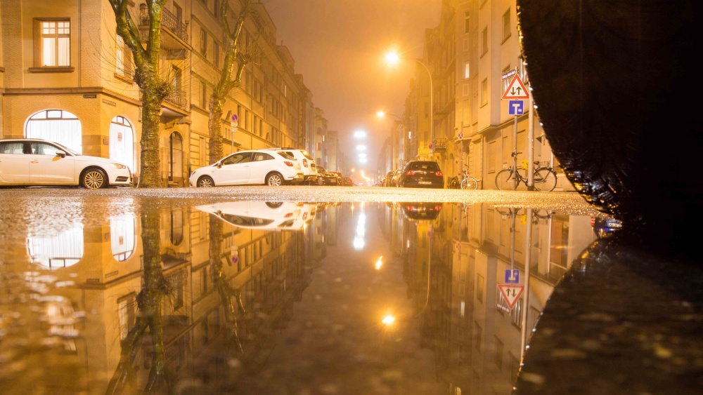 "The Golden Street after the Rain" - Warum nicht mal durch den Regen spazieren?