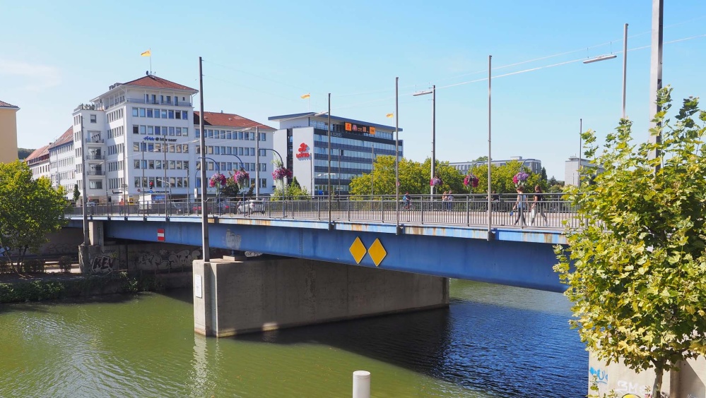 Die Luisenbrücke bietet einen Brückenpfeiler, an dem legal gesprayt werden kann.