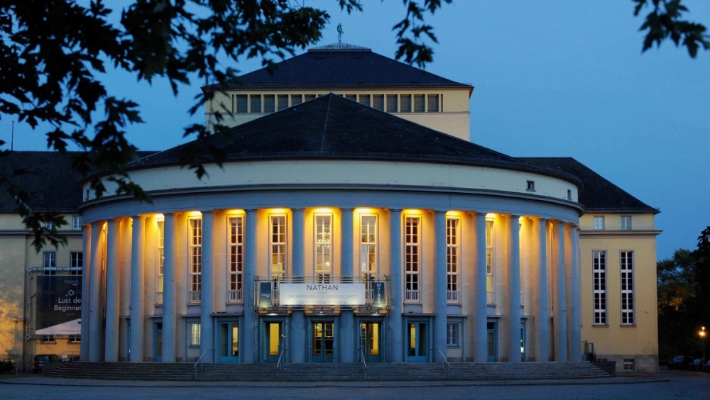 Freunde des klassischen Schauspiels und der Oper als auch Anhänger der freien Szene finden in Saarbrücken ein facettenreiches Bühnenprogramm.