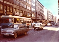 In den 1970er Jahren begann die Wende weg von der autogerechten Stadt. Die Bahnhofstraße war bereits 1973 kurzfristig zur Fußgängerzone umgewidmet worden,  endgültig dann 1995. 