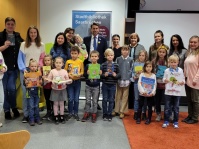 Uwe Conradt am 8. November 2022 bei der Übergabe der Ukrainischen Kinder- und Jugendbücher von der Bürgerinitiative „InfoSaarUa“ an die Stadtbibliothek