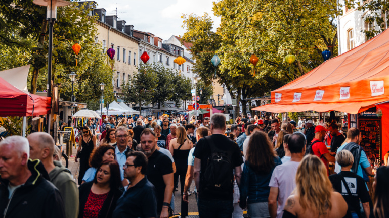 Buntes Treiben auf dem Nauwieser Viertelfest