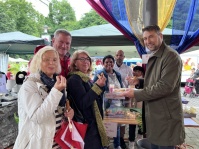 Orientalischer Markt in Burbach am 22. Juni 2024: OB Conradt besucht die Stände