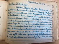 Brigitte bedankt sich auch im Namen ihrer Mutter für das feine Schulessen. Voller Stolz verkündet sie, dass sie innerhalb von drei Wochen schon eineinhalb Kilo zugenommen habe. Brigitte bedankt sich auch im Namen ihrer Mutter für das feine Schulessen. Voller Stolz verkündet sie, dass sie innerhalb von drei Wochen schon eineinhalb Kilo zugenommen habe.