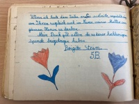 Brigitte bedankt sich auch im Namen ihrer Mutter für das feine Schulessen. Voller Stolz verkündet sie, dass sie innerhalb von drei Wochen schon eineinhalb Kilo zugenommen habe.