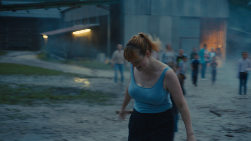 AT HOME I FEEL LIKE LEAVING