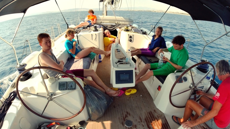 Filmstill HÄTTEN WIR DOCH DIE AIDA GENOMMEN Filmstill HÄTTEN WIR DOCH DIE AIDA GENOMMEN