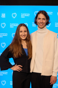 FFMOP47 Blaue Wand Despite the Scars