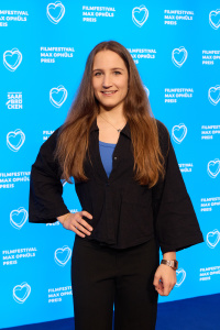 FFMOP47 Blaue Wand Despite the Scars