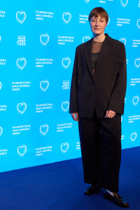 FFMOP47 - Blaue Wand - Hanteln für Heten