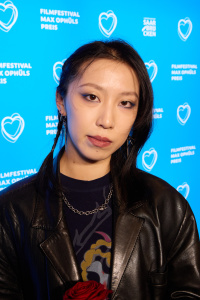 FFMOP47 - Blaue Wand - The girl is taken by aliens